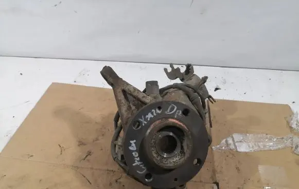 Citroen Xsara Front wheel hub spindle knuckle