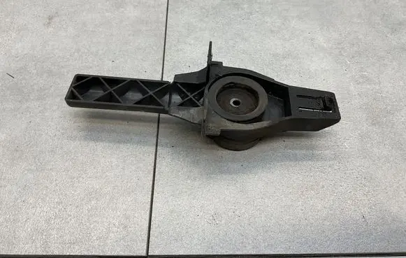 Audi Q5 SQ5 Radiator mount bracket 8K0805201