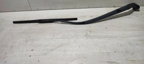 Mazda 3 III Front wiper blade arm