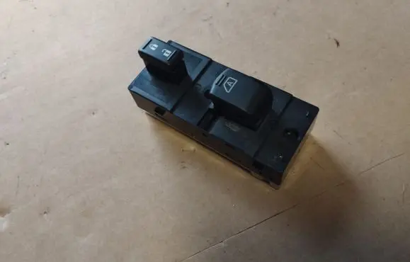 Infiniti G37 Electric window control switch 25411JJ51B