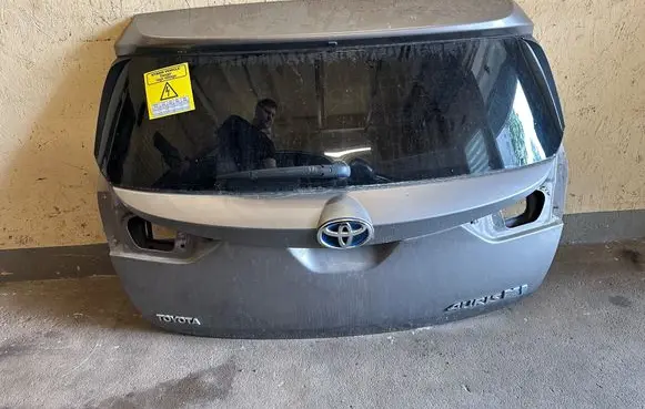 Toyota Auris E180 Tailgate/trunk/boot lid