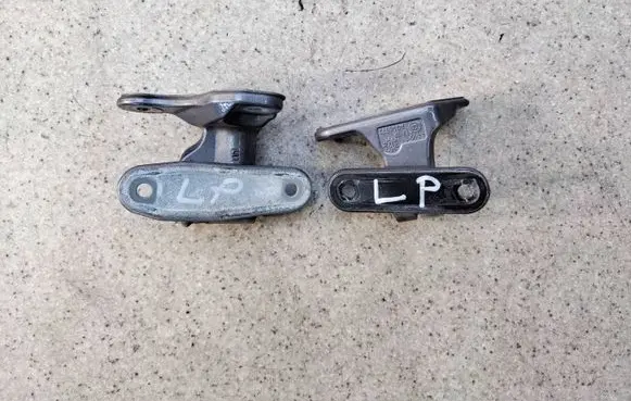 Mercedes-Benz A W176 Rear door lower hinge A04657216 A046572