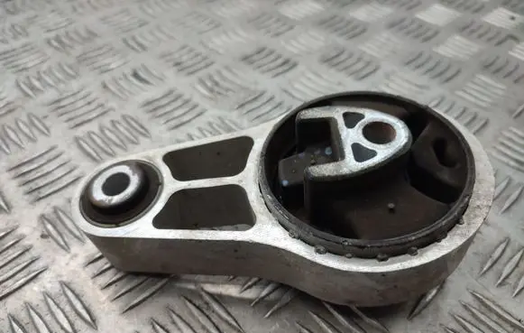 Mini One - Cooper Coupe R56 Engine mount bracket