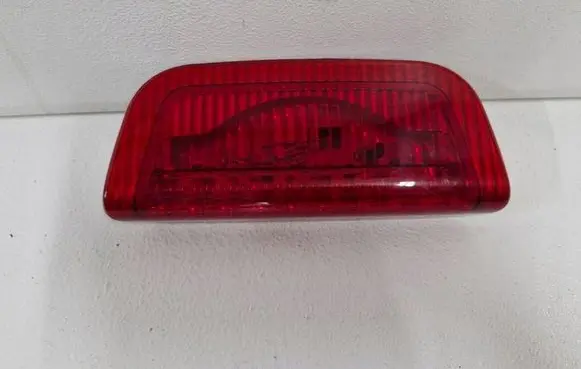 Nissan Juke I F15 Third/center stoplight