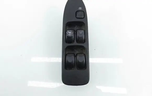 Mitsubishi Space Star Electric window control switch MR915962