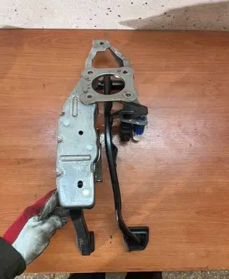 Volvo V60 Accelerator throttle pedal 31329061 03012013 6PV01083417