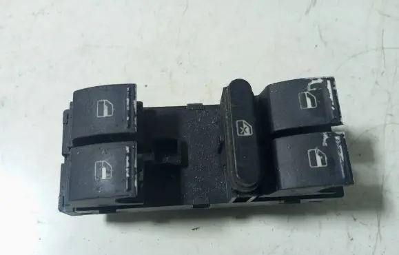 Volkswagen PASSAT B6 Electric window control switch 1K4959857 058606S