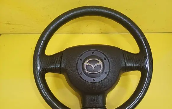 Mazda 2 Steering wheel