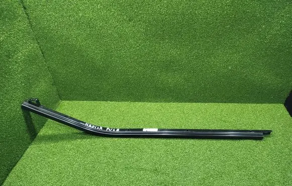 Renault Trafic II (X83) Sliding door middle rail 777606073R