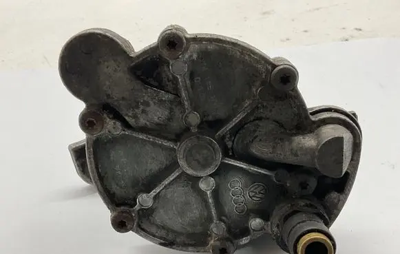 Volkswagen Transporter - Caravelle T4 Vacuum pump 074145100A