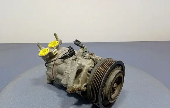 Volvo V40 Air conditioning (A/C) compressor (pump) 31469966