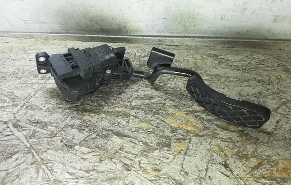 Audi A6 S6 C6 4F Accelerator throttle pedal 4F2721523 6PV00898402