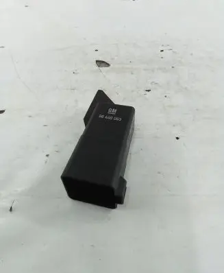 Chevrolet Cruze Glow plug pre-heat relay 96440063