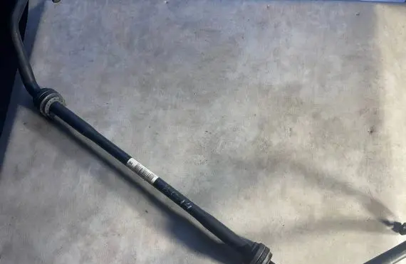 BMW 8 G14 Front anti-roll bar/sway bar 6873461