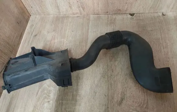 Skoda Fabia Mk2 (5J) Air intake duct part 6Y0129618A