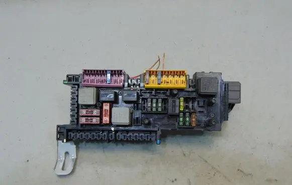 Mercedes-Benz C W204 Fuse box set