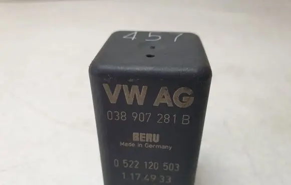 Audi Q5 SQ5 Glow plug pre-heat relay 038907281B