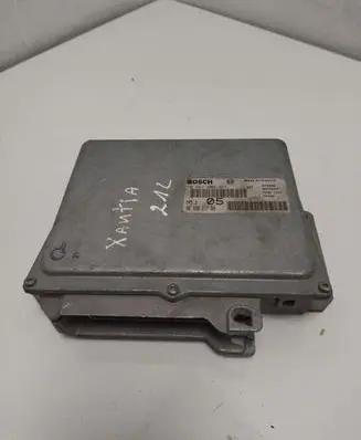 Citroen Xsara Picasso Engine control unit/module 0261203811