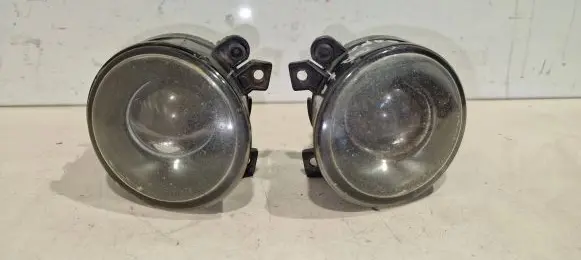 Volkswagen Touran I Front fog light 27047900l
