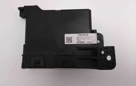 Toyota Yaris Other devices 886500D560 MB1778005611