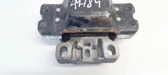 Volkswagen Jetta V Engine mount bracket 1k0199555