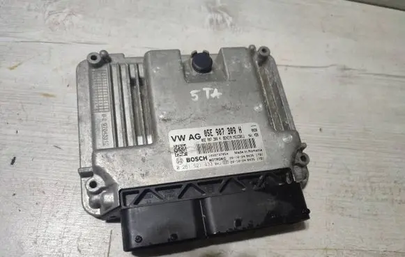 Volkswagen Touran III Engine control unit/module 05E907309H 0261S21433