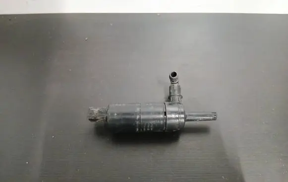 Volkswagen PASSAT B6 Headlight washer pump 3B7955681 8TV00754032