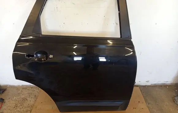 Nissan Qashqai+2 Rear door