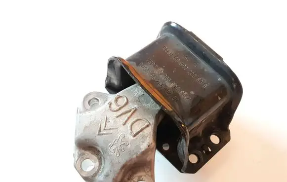Citroen C4 II Engine mount bracket 9636270080 9636583980
