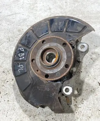 Volkswagen PASSAT B7 Front wheel hub spindle knuckle