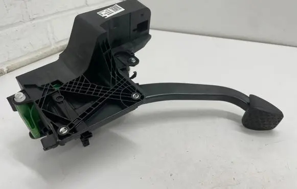 Opel Insignia B Brake pedal 84393096