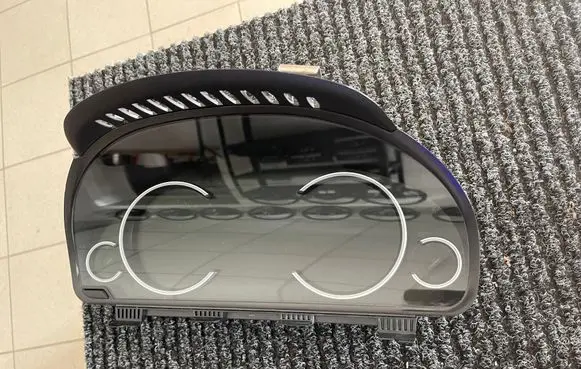 Speedometer (instrument cluster)