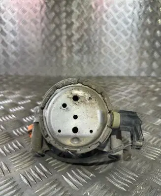 Audi A6 C7 Engine mount bracket