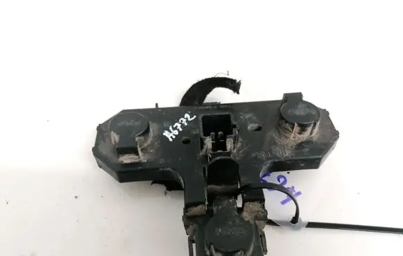 Volvo S80 Tail light bulb cover holder 14997401