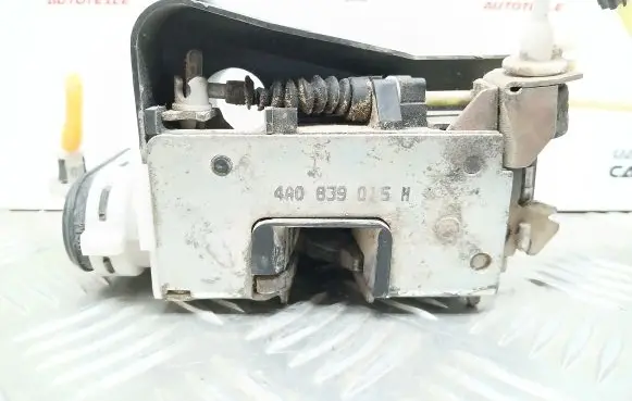 Audi A4 S4 B5 8D Rear door lock 4A0185