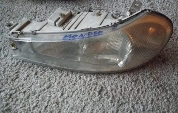 Ford Mondeo MK II Headlight/headlamp