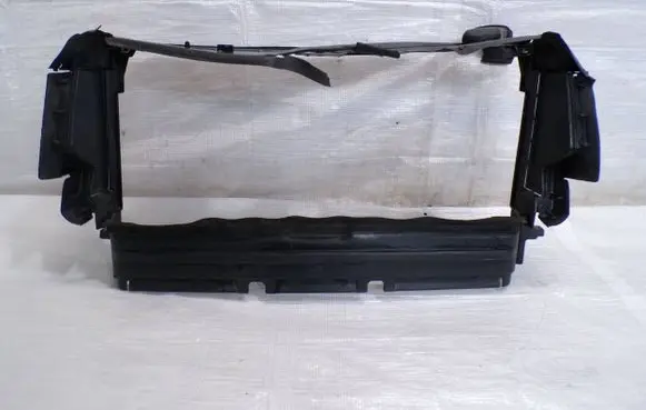 Opel Vivaro Radiator trim 214763488R