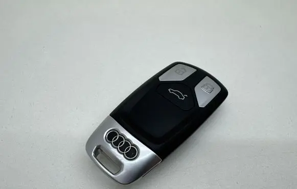 Audi A4 S4 B9 Ignition key/card 4M0959754T