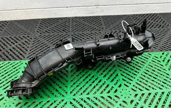 BMW 1 F20 F21 Intake manifold 8513854