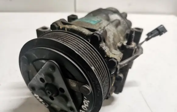 Ford Focus C-MAX Air conditioning (A/C) compressor (pump) 3M5H19D629HC