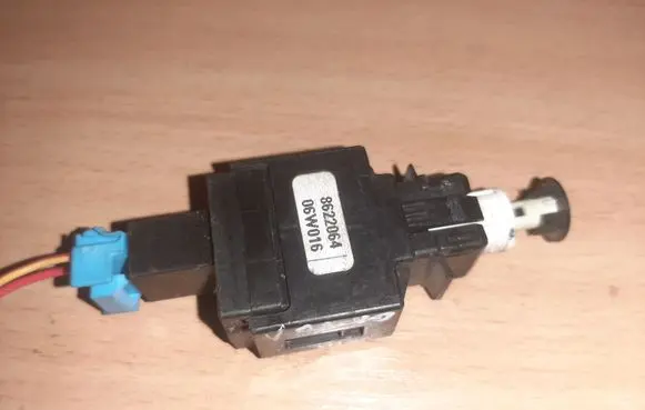 Volvo S60 Brake pedal sensor switch 8622064