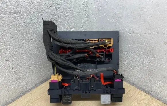 Volkswagen PASSAT B6 Comfort/convenience module 3C0937049J F005V00530 H37S1301