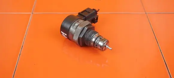 Audi Q7 4L Fuel pressure sensor 0281002854 BUG