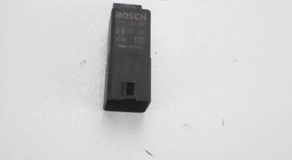 Honda CR-V Glow plug pre-heat relay 0281003056