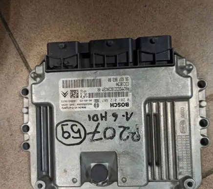 Peugeot 207 Engine control unit/module 0281012467