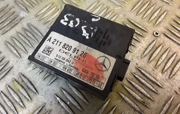 Mercedes-Benz E W211 Alarm control unit/module 2118209126 A2118209126