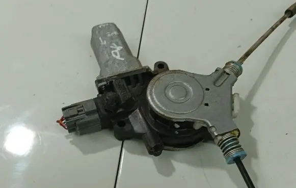 Honda Accord Front door window regulator motor 
