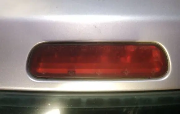 KIA Sorento Third/center stoplight