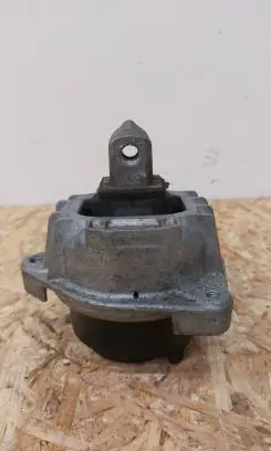 BMW 6 F12 F13 Engine mount bracket 6777371 22116777371