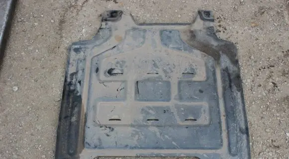 Ford Ranger Engine splash shield/under tray EB3C5F085BA